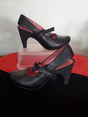 Tsubo Black Mary Jane Heels Size 7